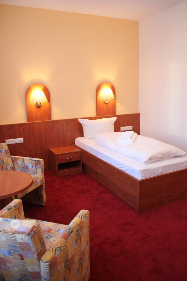 Hotel Thueringer Hof Рудолщат Екстериор снимка